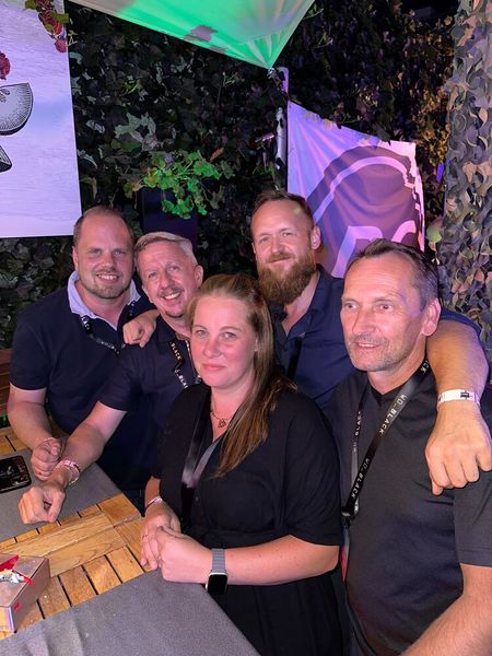 (v. l.) Christian Hillger (Littlebit), Nils Stallmach (Seasonic), Jonan Bahnsen (eBlaztr), Saskia und Matthias Dröge (MAD Gaming). (Bild: Vogel IT-Medien GmbH)