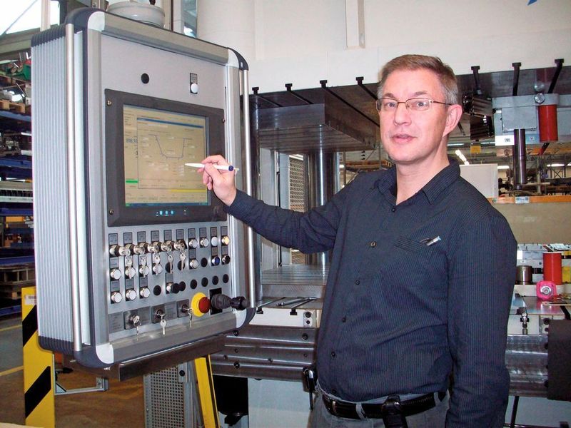 „Das Umschalten der Presse vom Werkzeugprobiermodus auf den Produktionsmodus ist ein großer Vorteil“, erklärt Frank Döhring, Leiter Werkzeugbau bei Meiko. (Archiv: Vogel Business Media)