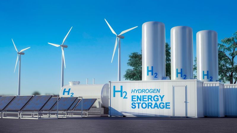 Bei der Herstellung von grünem Wasserstoff liefern erneuerbare Energien wie Windkraft oder Sonnenenergie den Strom.