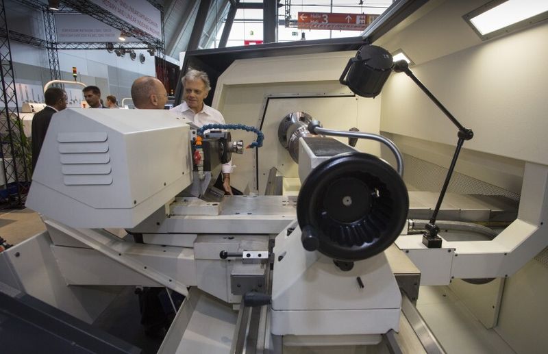 MAG zeigte die Drehmaschine mit Fräsachse Model VDF 800 DUS. (Bild: Messe Stuttgart)