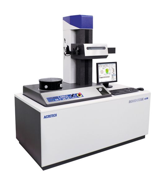 Die werkstückrotierenden Rondcom-Formmesser mit luftgelagertem Drehtisch erzielen eine Messgenauigkeit bis zu 0,01 µm. (Bild: Accretech)