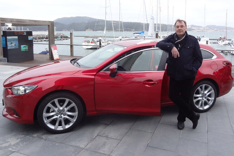 Mazda-Deutschland-Geschäftsführer Josef A. Schmid will 2013 knapp 11.000 Einheiten des neuen Mazda 6 verkaufen. (Foto: Mauritz)