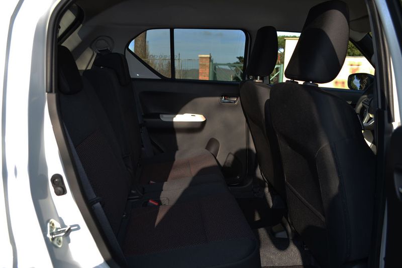 Wird der Stauraum nicht benötigt, ermöglichen die verschiebbaren Sitze mehr Beinfreiheit für Mitfahrer im Fond. (Seyerlein / »kfz-betrieb«)