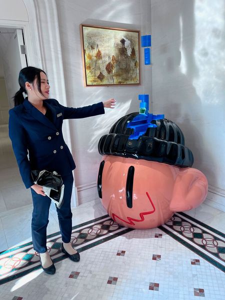 Abbildung 46: In einem anderen Gebäude des Huawei-Campus: andere Kunst - dieses Mal Originale. Diese Plastikfigur erinnert zurecht an ein Spiel; sie ist allerdings unfertig und das ist auch sinnbildlich gemeint.  (Bild: uo / Vogel IT-Medien GmbH)