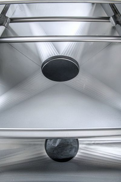 Der rechteckige Innentrog besitzt vergrößerte Radien, in denen sich kein Produkt festsetzen kann. (Bild: J. Engelsmann)