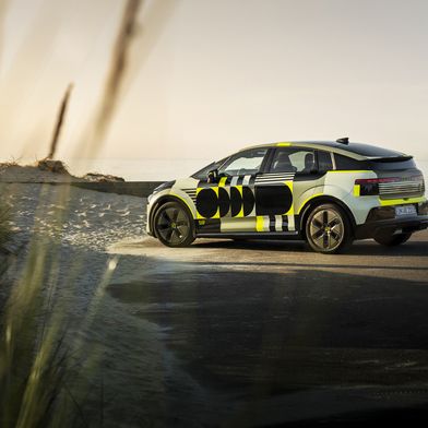Audi zeigt erste Bilder des A2-Prototypen. Das Serienmodell soll noch im Jahr 2026 ausgeliefert werden. (Bild: Audi AG)