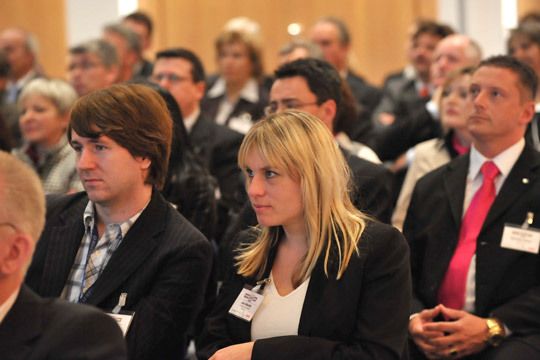 Schließlich sollen hier wieder nervöse BMW-Händler sitzen, die auf ihre Platzierung beim Vertriebs Award warten. (Archiv: Vogel Business Media)