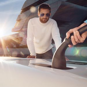 Das Rinspeed-Fahrzeug „Snap“ setzt auf die Schnellladetechnik von Harting.