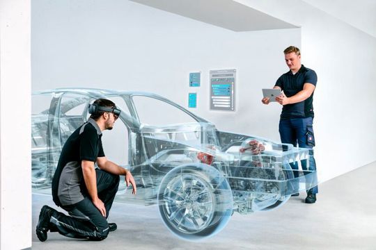 XR-Anwendungen, also der Mix aus Augmented Reality (AR) und Virtual Reality (VR), gehören zu den Spezialitäten von Hololight aus Innsbruck. Dabei ist man so erfolgreich, dass man sich nun eine weitere Finanzspritze in Höhe von 11,4 Millionen Euro sichern konnte.(Bild:  Hololight)