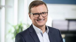 Gerd Scheller, Country CEO von Siemens Schweiz, ist mit dem Geschäftsverlauf 
zufrieden und blickt in die Zukunft: «Mit der 
Entwicklung moderner digitaler Lösungen 
verändern sich viele Berufsbilder. Hier 
setzen wir auf die Aus- und Weiterbildung 
unserer Mitarbeitenden und investieren zudem in die nächste 
Generation.» (Bild: Siemens)