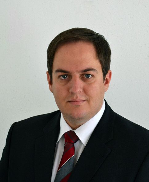 „Die Verbesserung des mit hoher Präzision in eigener Produktion hergestellten Schraubenläuferprofils sorgt für einen effektiveren Verdichtungsablauf im groß dimensionieren Gehäuse“, sagt Florian Brähler, Produktmanager der Sparte Ölfrei bei Compair. (Bild: Compair)
