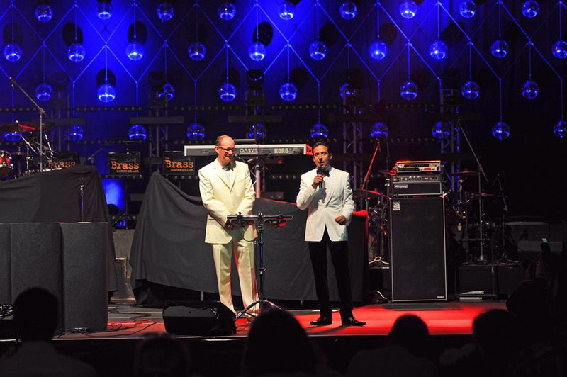 Dieter Philippi und Jörg Herweck begrüßen die Gäste zur Abendveranstaltung. (Archiv: Vogel Business Media)