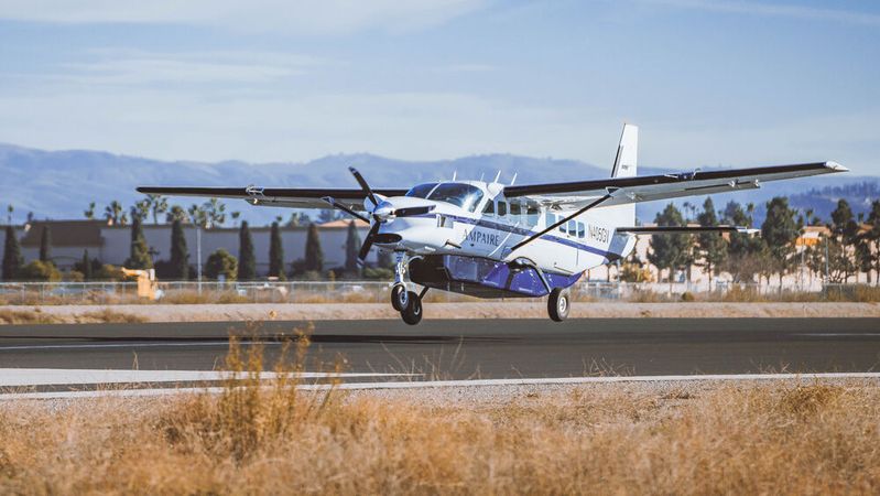 Der Jungfernflug des Hybrid-Fliegers fand in der Nähe von Los Angeles statt.(Bild:  Ampaire)