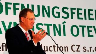 Zur Eröffnung des neuen Werkes kam unter anderem Oliver Jung, Schaeffler-Vorstand für Produktion, Logistik und Einkauf. (Schaeffler)