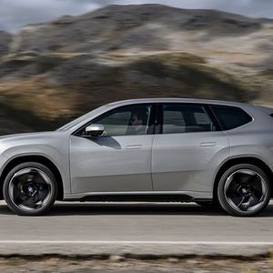 Die neue E-Plattform von BMW arbeitet mit einem 800-Volt-System.(Bild:  BMW)