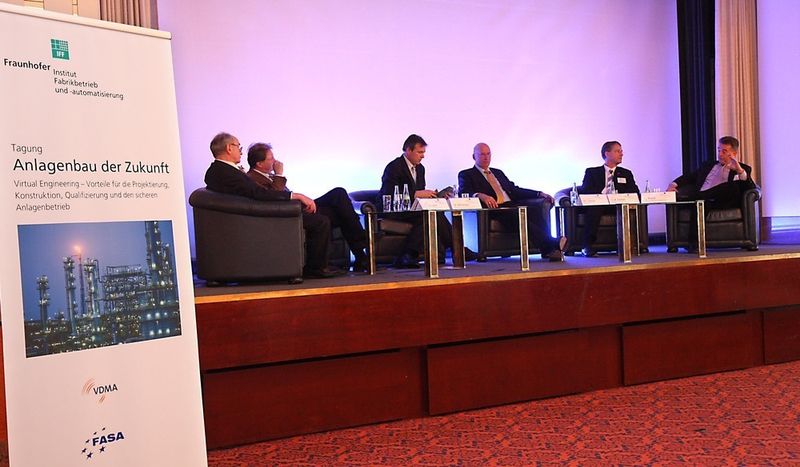 Podiumsdiskussion am Ende der Veranstaltung  (Bild: Viktoria Kühne/Fraunhofer IFF)