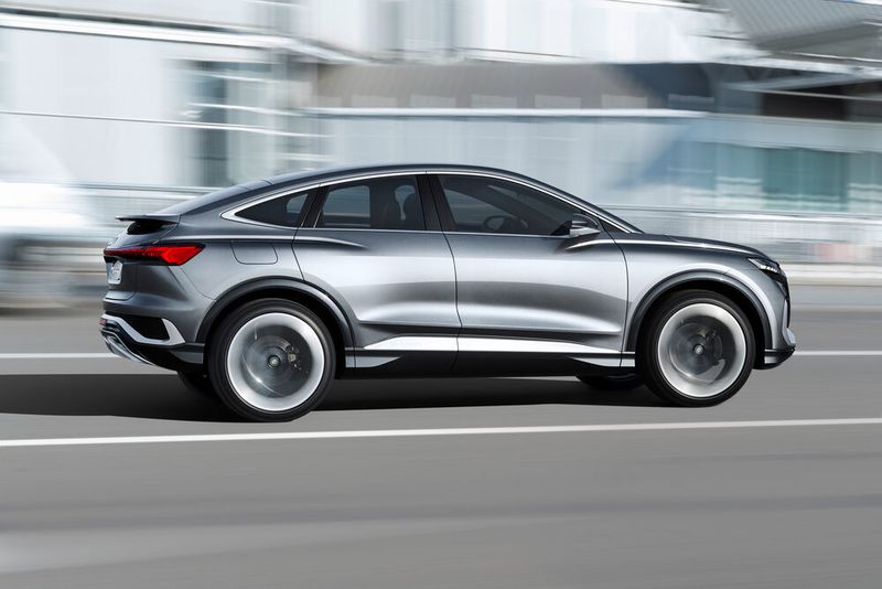 Mit 4,60 Metern Länge stößt das Kompaktmodell an die Grenze zur Mittelklasse. (Audi)