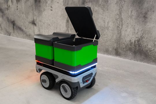 Die Distributionslogistik ist um einen urbanen Assistenten reicher: „Maxolution“, ein innovativer Lieferroboter für die letzte Meile aus dem Hause SEW-Eurodrive. Die Distributionslogistik ist um einen urbanen Assistenten reicher: „Maxolution“, ein innovativer Lieferroboter für die letzte Meile aus dem Hause SEW-Eurodrive.