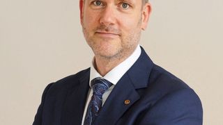 Dr. Florian Geistmann ist neuer Geschäftsführer bei Shimadzu Deutschland. Promoviert in Analytischer Chemie an der TU München, ist Dr. Geistmann seit 2002 bei Shimadzu und erfüllte dort verschiedene Funktionen in der Deutschland- sowie der Europa-Organisation. (Shimadzu Deutschland)