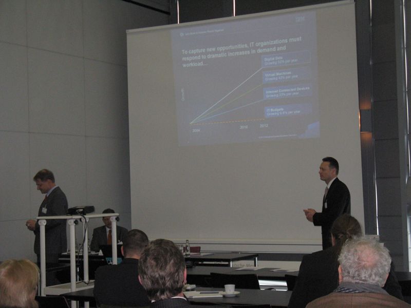 Marc Fischer, Vice President Systems and Technology Group bei IBM, und Ivo Körner, Vice President IBM Software Group informieren über die Herausforderungen für 