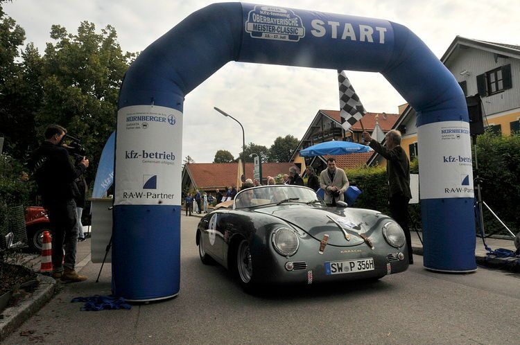 Zehn Jahre älter war der Porsche 356 Speedster Carrera. (Zietz /»kfz-betrieb«)