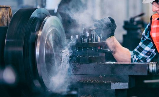 Der Wirtschaftsverband Stahl- und Metallverarbeitung (WSM) bewertet die aktuelle Situation der Branche. Demnach geht es mehr oder weniger aufwärts. Näheres im nebenstehenden Beitrag.(Bild:  WSM)