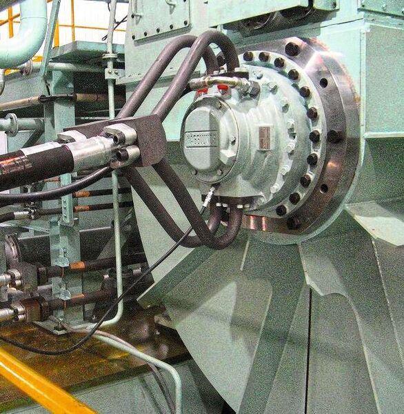 Mitsui Engineering & Shipbuilding Co. Ltd. (MES) hat gemeinsam mit Bosch das Turbo Hydraulic System (THS) für Großmotoren entwickelt. Es reduziert den Treibstoffverbrauch je nach Motorlast um bis zu vier Prozent. (Bosch Rexroth AG)