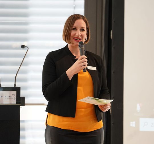 „Wenn wir den Medizintechnik-Unternehmen eine Entscheidungshilfe geben können, einen weiteren Schritt in Richtung Digitalisierung zu gehen und sie auf diese Weise Unterstützung erhalten, ist viel gewonnen“, sagt Medical-Mountains-Geschäftsführerin Julia Steckeler. „Wenn wir den Medizintechnik-Unternehmen eine Entscheidungshilfe geben können, einen weiteren Schritt in Richtung Digitalisierung zu gehen und sie auf diese Weise Unterstützung erhalten, ist viel gewonnen“, sagt Medical-Mountains-Geschäftsführerin Julia Steckeler.