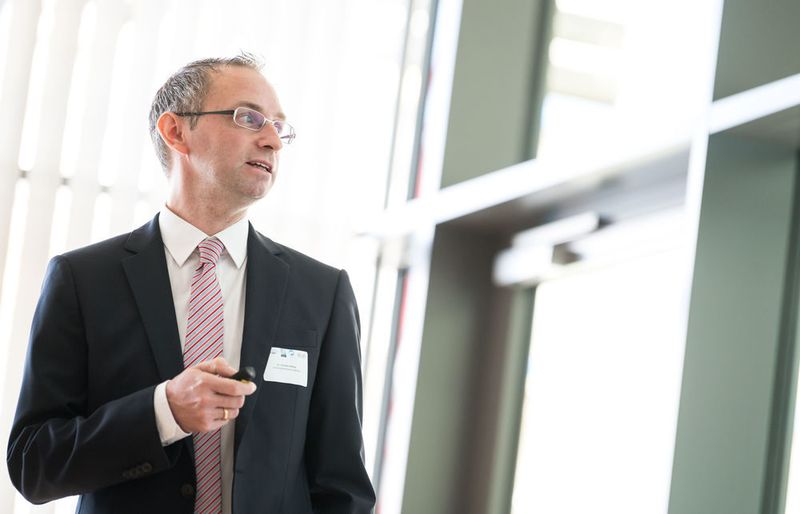 Dr. Christian Golling, Oberarzt an der Augsburger Uniklinik: „Der Patient will aktiv mitentscheiden.“ (Lukas Barth)