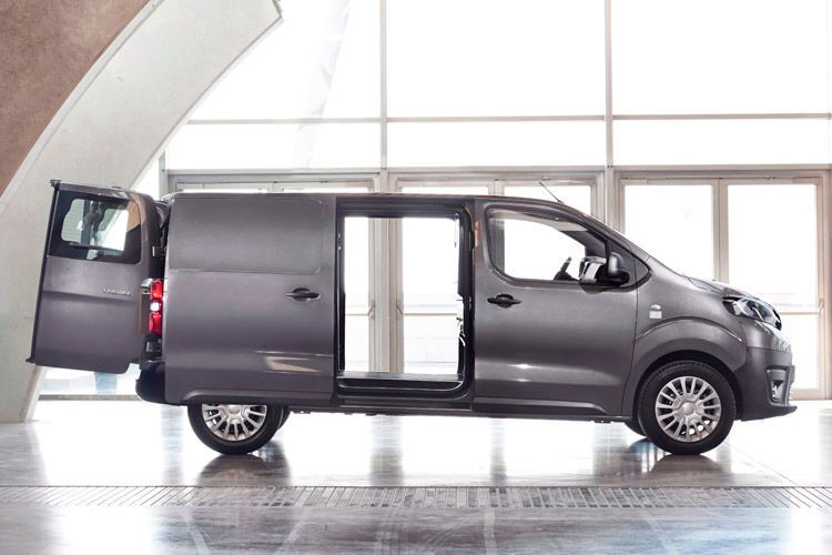 Allerdings gibt es auch eine Medium- und eine Langversion. (Foto: Toyota)