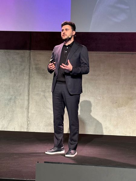 Das neue Channelframework und neue Herausforderungen für Partner standen im Fokus des Vortrags von Oliver Rootsey. (Bild: Vogel IT-Medien)