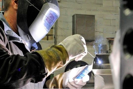 Brenzlig! Der AGV Nord richtete sich Anfang Februar mit der Aufforderung an die Bundesregierung, sich tunlichst aus dem Thema Aus- und Weiterbildung herauszuhalten. Warum, das erklärt nebenstehende Meldung.(Bild:  P. Knüpfel)