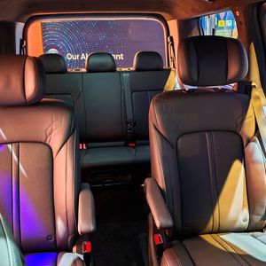 In der siebensitzigen Variante gibt es zwei bequeme Einzelsitze in der zweiten Reihe.(Bild:  Wehner - VCG)