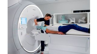 Medizintechnik-Unternehmen Philips will durch den Abbau von rund 12,5 Prozent seiner Belegschaft profitabler werden. (Bild: Philips)