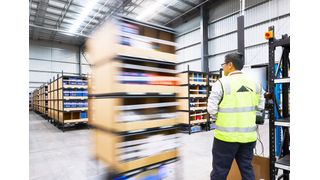 Körber will den Nutzern von AMR und anderen Robotiksystemen in der Logistik unter die Arme greifen, um den Herausforderungen der Zeit zu begegnen. Das will das Unternehmen mit einem neuen Robotics-as-a-Service-Angebot erreichen, desse Nutzen hier erläutert wird. (Bild: Körber)