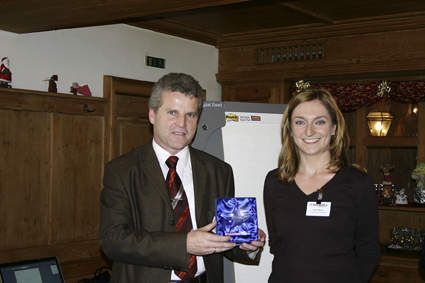 Herbert Varga nahm stellvertretend für Sun Microsystems, LSI Logic und DNS den Award entgegen. (Archiv: Vogel Business Media)