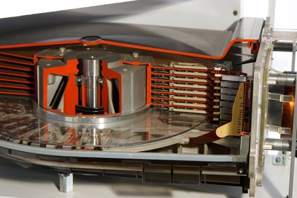 1975: IBM 3350 Festplatte im Querschnitt. (Archiv: Vogel Business Media)