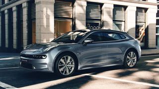 Zeekr (hier das Modell „001“) ist eine der neuen E-Auto-Premiummarken. In China fehlt es jedoch nach an Fahrzeugen des mittleren Preissegments. (Zeekr)