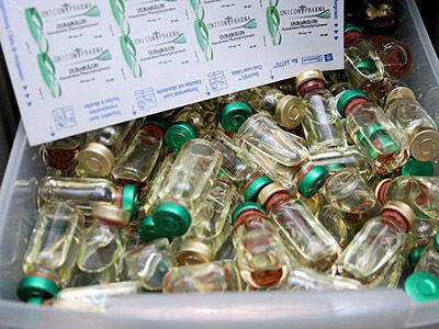 70.000 Ampullen und Tabletten beschlagnahmten die Kieler Zollfahnder, als sie eine sechsköpfige Bande von Anabolika-Händlern zerschlugen. (Archiv: Vogel Business Media)