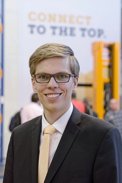 Dr.-Ing. Kai Beckhaus, Leiter Prozesslösungen, Jungheinrich AG: „Durch die Kommunikation mit Fahrzeugen und ihre Anbindung an die in der logistischen Praxis hochvariante IT-Struktur werden die Materialflussprozesse deutlich effizienter, prozesssicherer und ergonomischer. Wir setzen hierfür die Standardschnittstelle Logistik-Interface ein.“ (Bild: Jungheinrich)