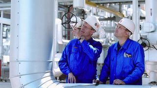 Projektcontrolling ist für die Mehrzahl der Maschinen- und Anlagenbauunternehmen ein wichtiges Instrument, um den Überblick über die Kundenaufträge zu behalten. Das ergab eine Studie, die der VDMA gemeinsam mit Ernst & Young durchgeführt hat.  (Bild: Uhde)