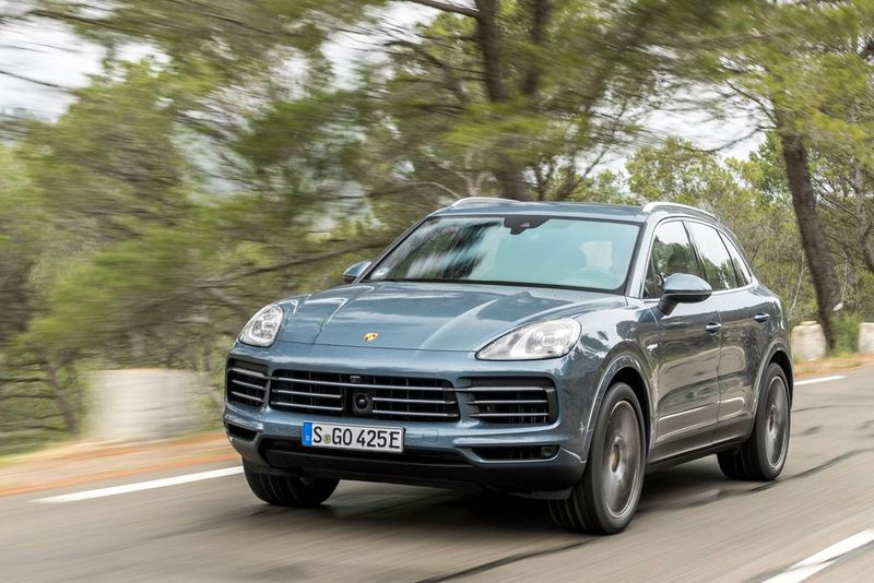 Die elektronische Fahrwerksregelung ist serienmäßig enthalten. (Bild: Porsche)