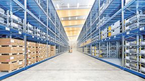 Bito hat für die Schmitt Logistik GmbH eine umfangreiches, verfahrbares und Gefahrgut-konformes Regallagersystem für die Lagerung von Batterien für E-Autos bis hin zu kleinen Li-Ion-Akkus realisiert. (Bild: Bito)