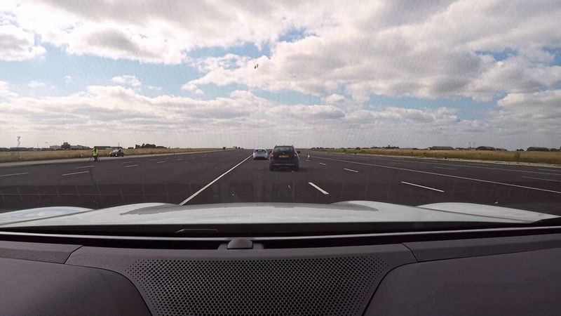 Eine Frage lautet: Wie reagiert das System auf Spurwechsel anderer Verkehrsteilnehmer? (Bild: EuroNCAP)