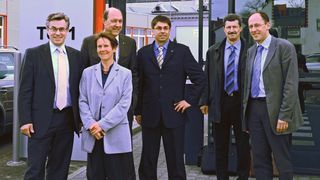 Die anwesenden Vorstandsmitglieder des Förderkreis Umformtechnik: Prof. Dr. Mathias Liewald, Werner Erlenmaier (hinten), Dr. Stephan Huber, Rainer Hank und Prof. Dr. Ringhand (v.l.) und Gastgeberin  Dr. Andrea Möck (vorne) Bild: Michel (Bild: Michel)