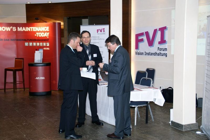 Neben Unternehmen war der Verein Forum Vision Instandhaltung (FVI) bei den Maindays vertreten, rechts der Vorsitzende Harald Neuhaus. Bild: Frank Fladerer (Archiv: Vogel Business Media)