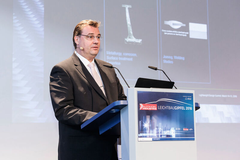 Dr. Carsten Rink (Constellium) präsentierte Aluminiumlösungen für die Branche. (Stefan Bausewein)