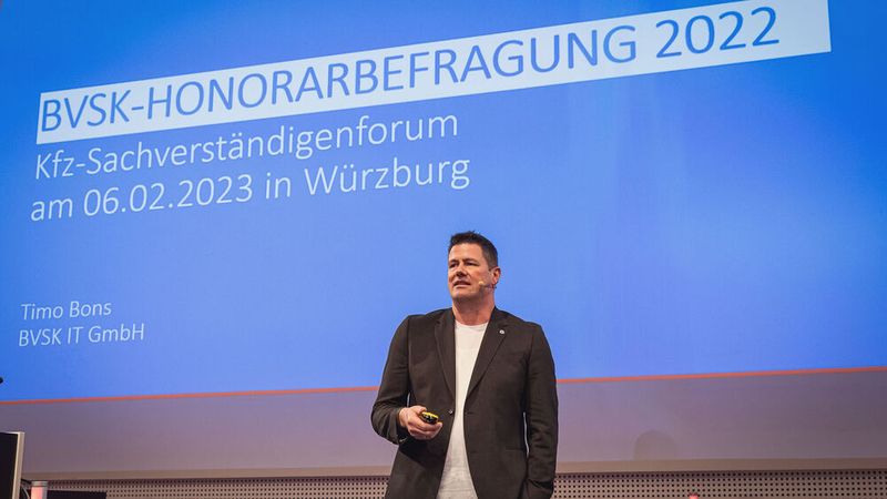 Timo Bons, Geschäftsführer BVSK IT GmbH, stellte die Ergebnisse der aktuellen BVSK-Honorarbefragung vor. (Bild: Stefan Bausewein)