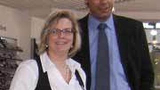 Mathias Steinmüller, Vertriebsleiter der LDB-Gruppe, und Susanne Oppel-Burns, geschäftsführende Gesellschafterin vom Autohaus Oppel, autorisierter Mercedes-Benz-Verkauf und -Service, arbeiten seit einem Jahr zusammen. Fotos: Mauritz (Archiv: Vogel Business Media)