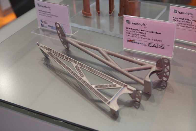 Diverse Ausstellungsstücke vom Fraunhofer ILT... (Bild: Königsreuther)